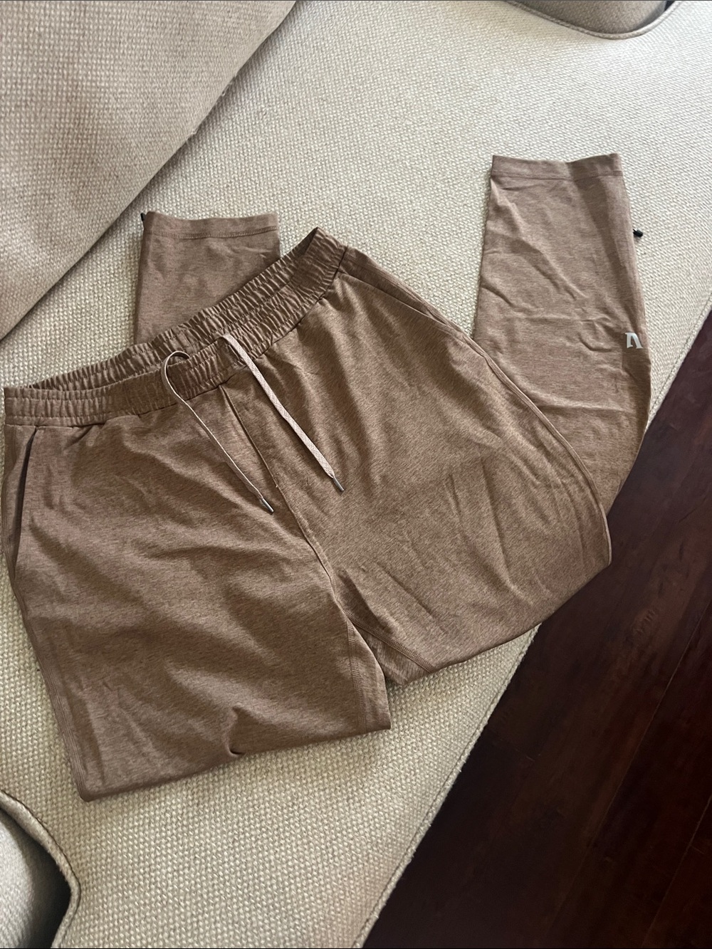 Vuori Men's Tan Brown Jogger Sweatpants